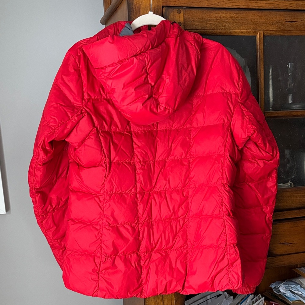 Canada Goose Scarlet Puffer Jacket - Picture 8 of 10